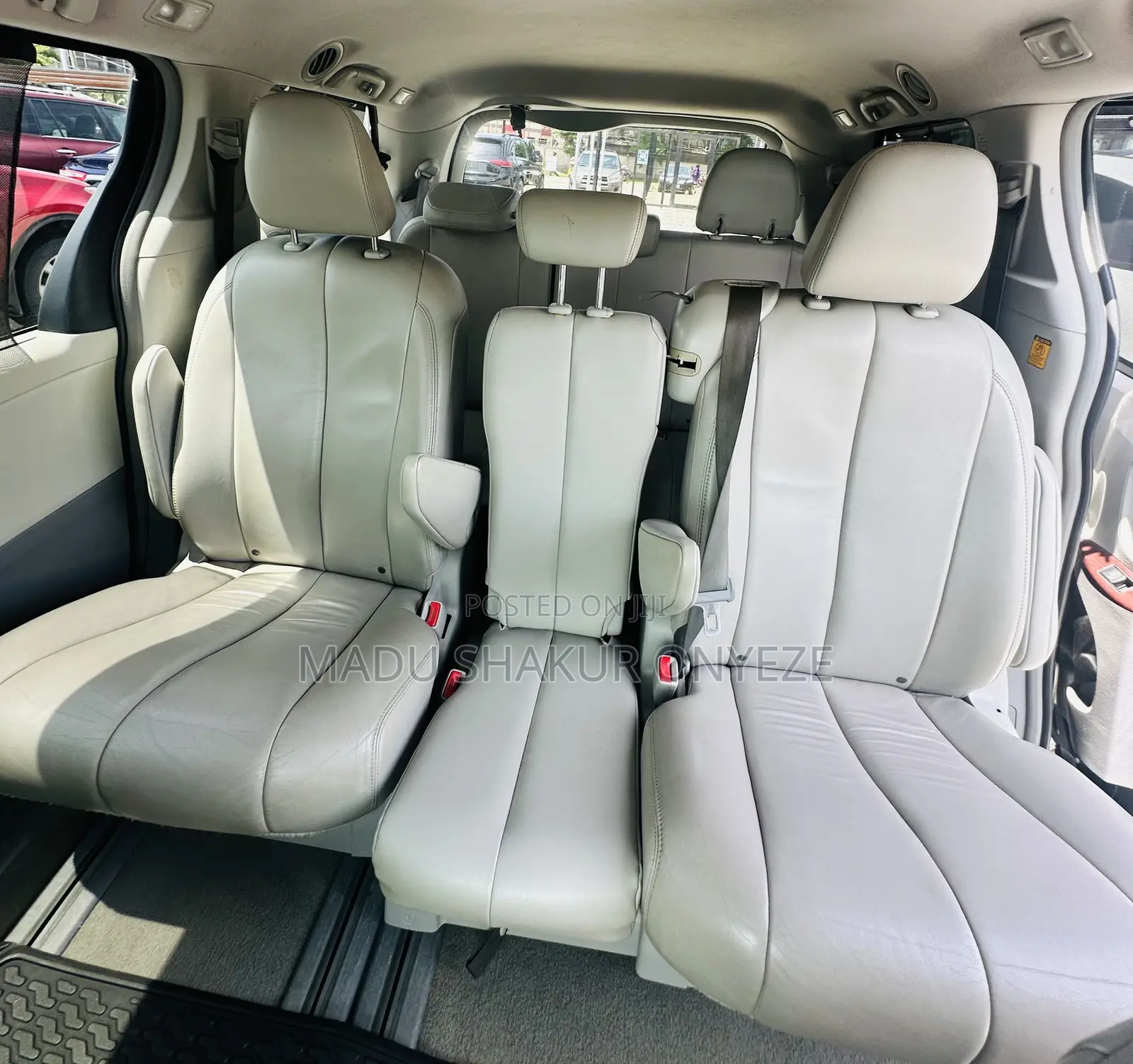 Toyota Sienna XLE FWD 8-Passenger 2013 Black