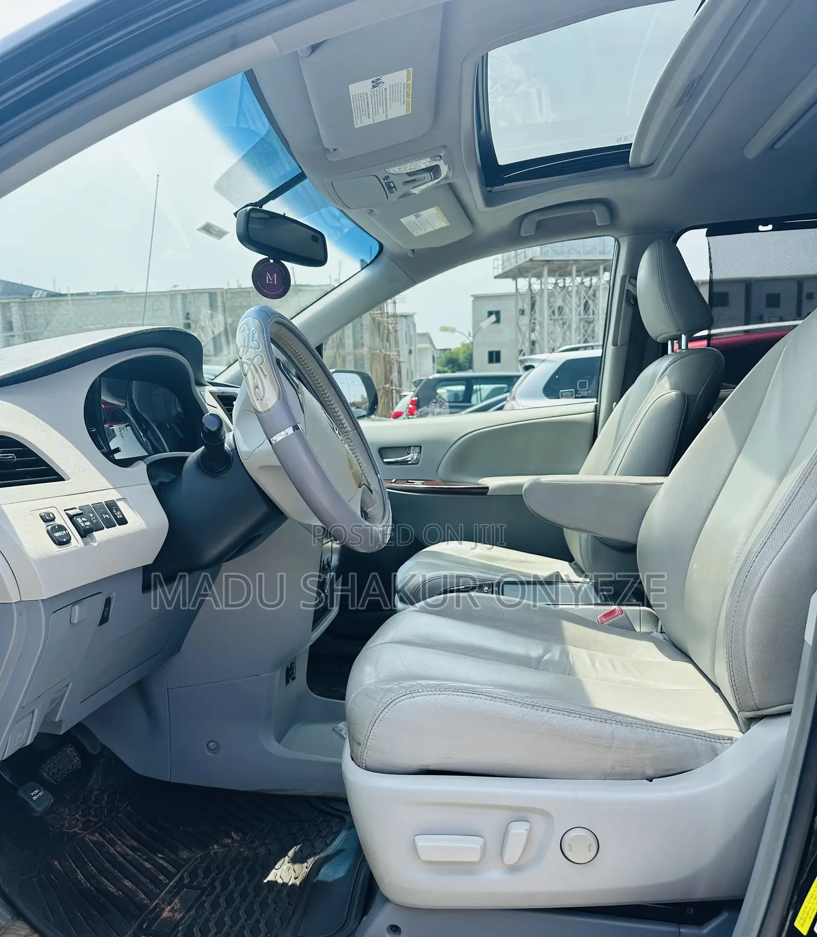 Toyota Sienna XLE FWD 8-Passenger 2013 Black