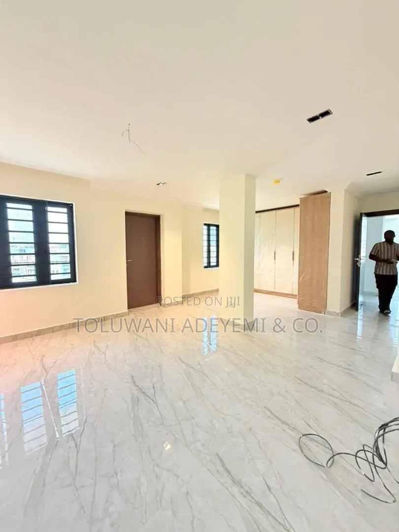 4bdrm Maisonette in Opebi for sale