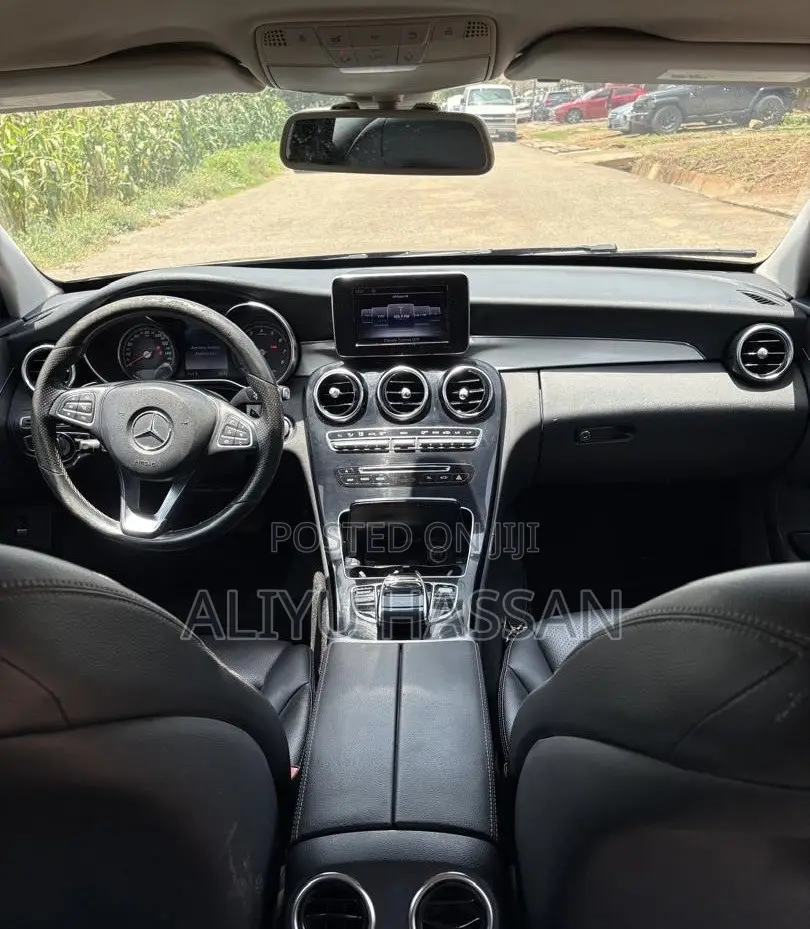 Mercedes-Benz C300 2016 Black