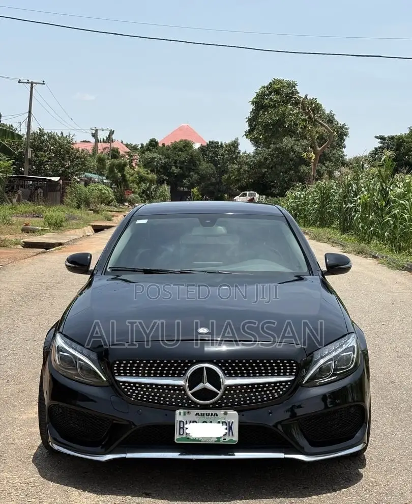 Mercedes-Benz C300 2016 Black