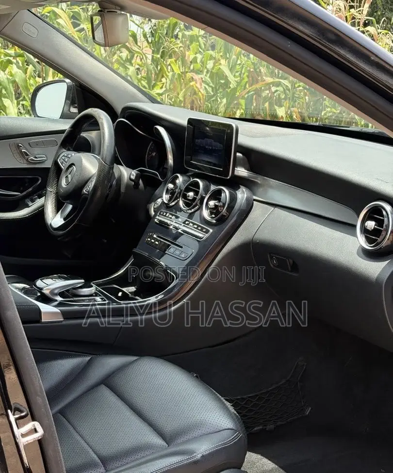 Mercedes-Benz C300 2016 Black