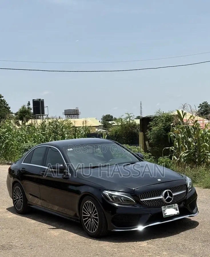 Mercedes-Benz C300 2016 Black