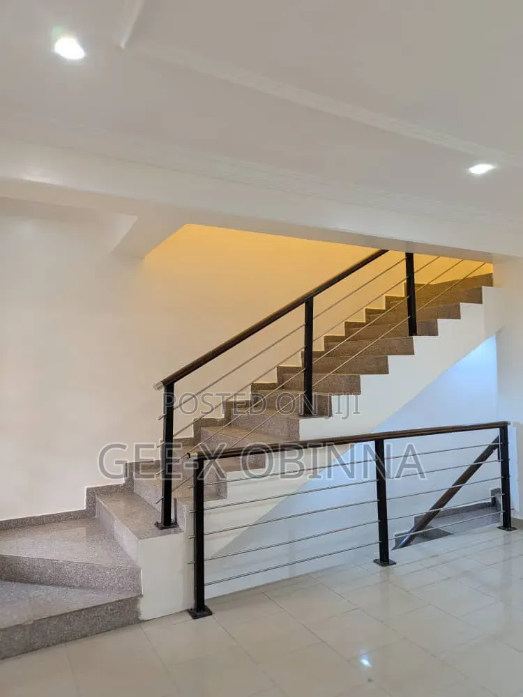 3bdrm Townhouse / Terrace in Wuye for rent