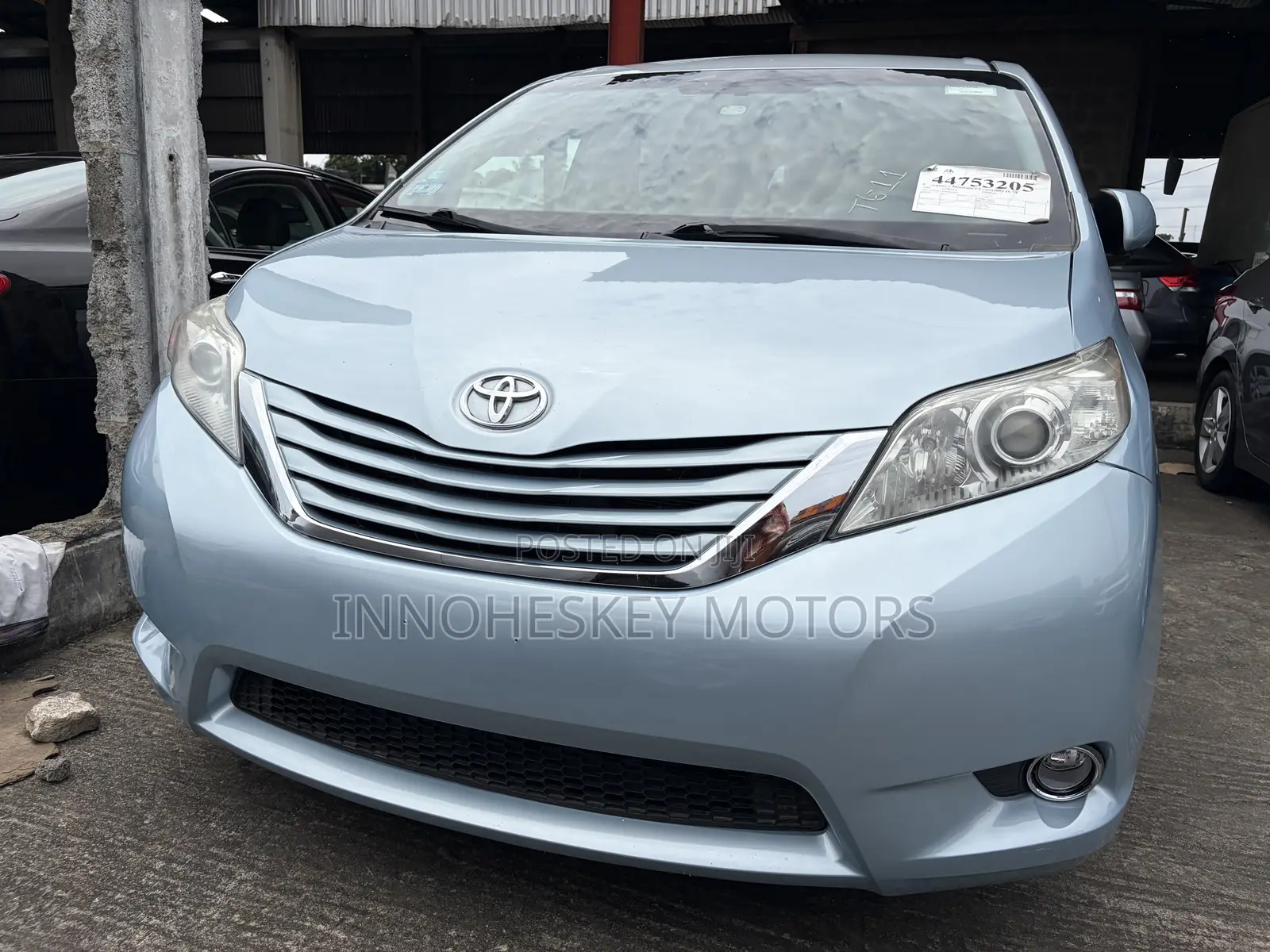 Toyota Sienna LE 8-Passenger 4dr Minivan (3.5L 6cyl 6A) 2015 Blue