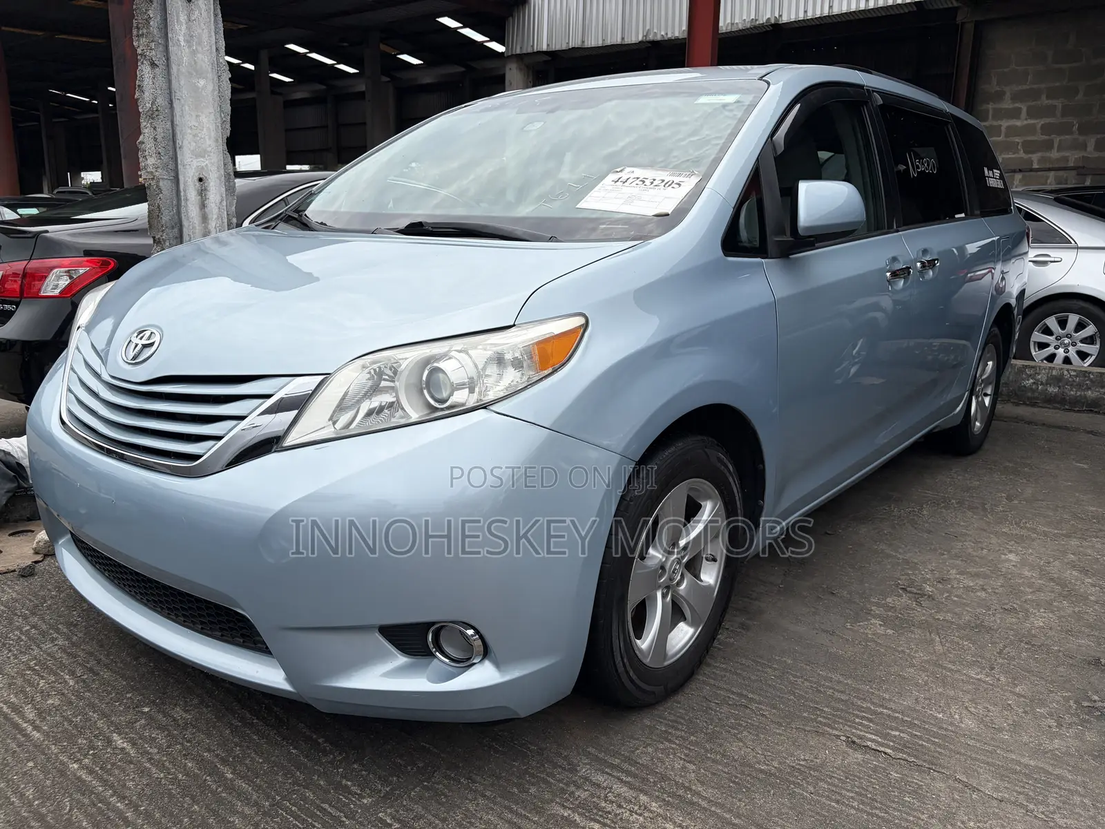 Toyota Sienna LE 8-Passenger 4dr Minivan (3.5L 6cyl 6A) 2015 Blue