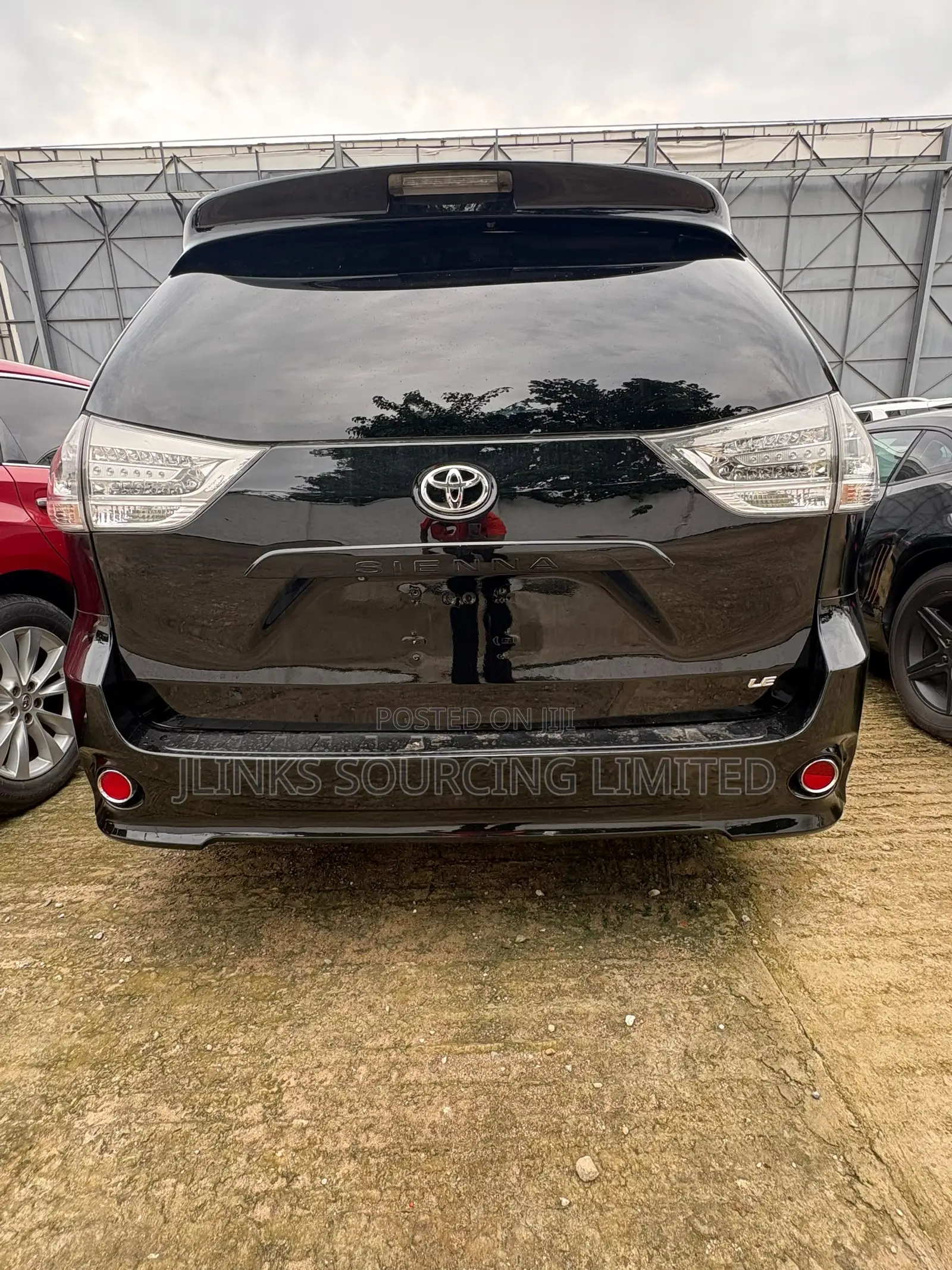 Toyota Sienna SE 8 Passenger 2012 Black