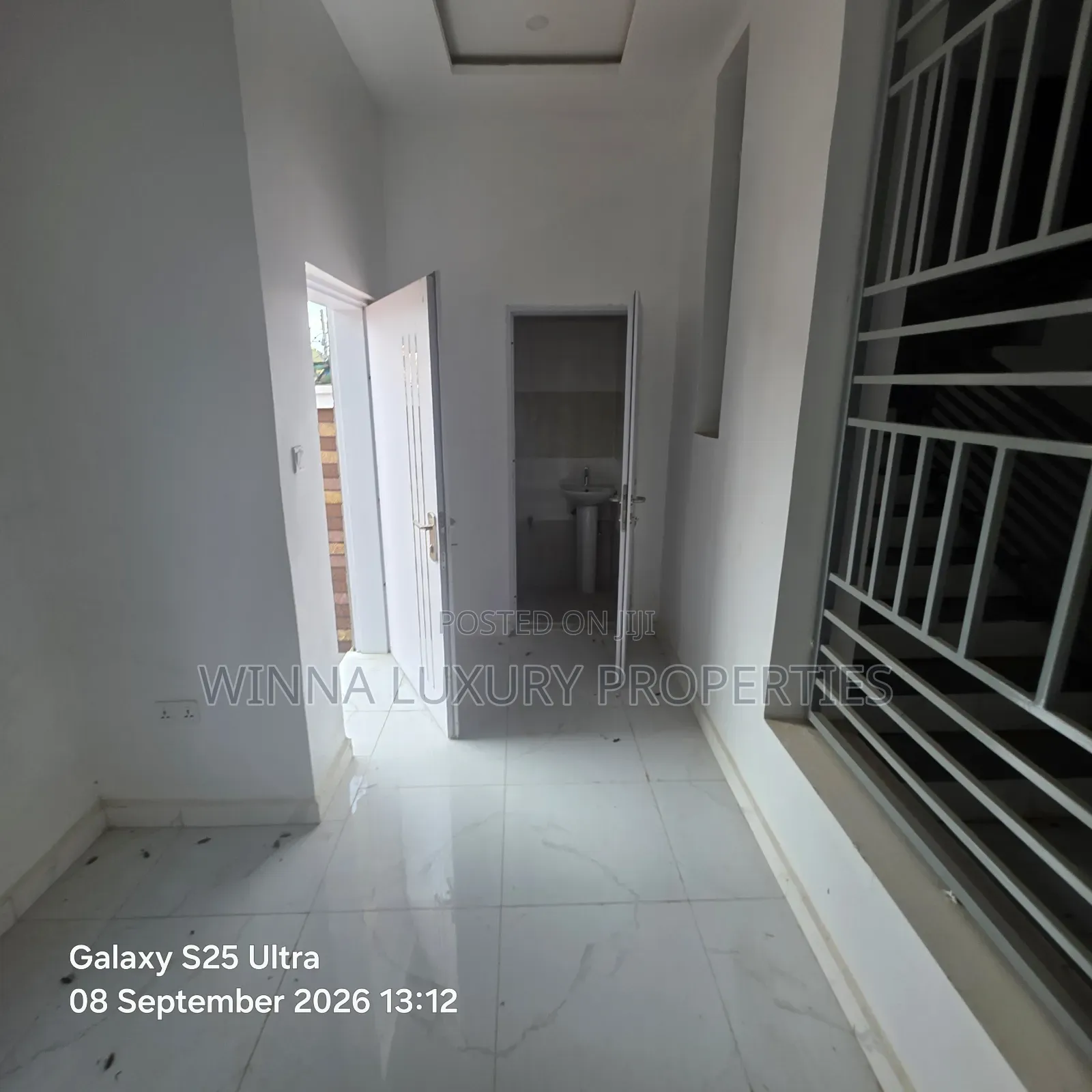 4bdrm Duplex in Mountain Top Estate, Lugbe District for rent