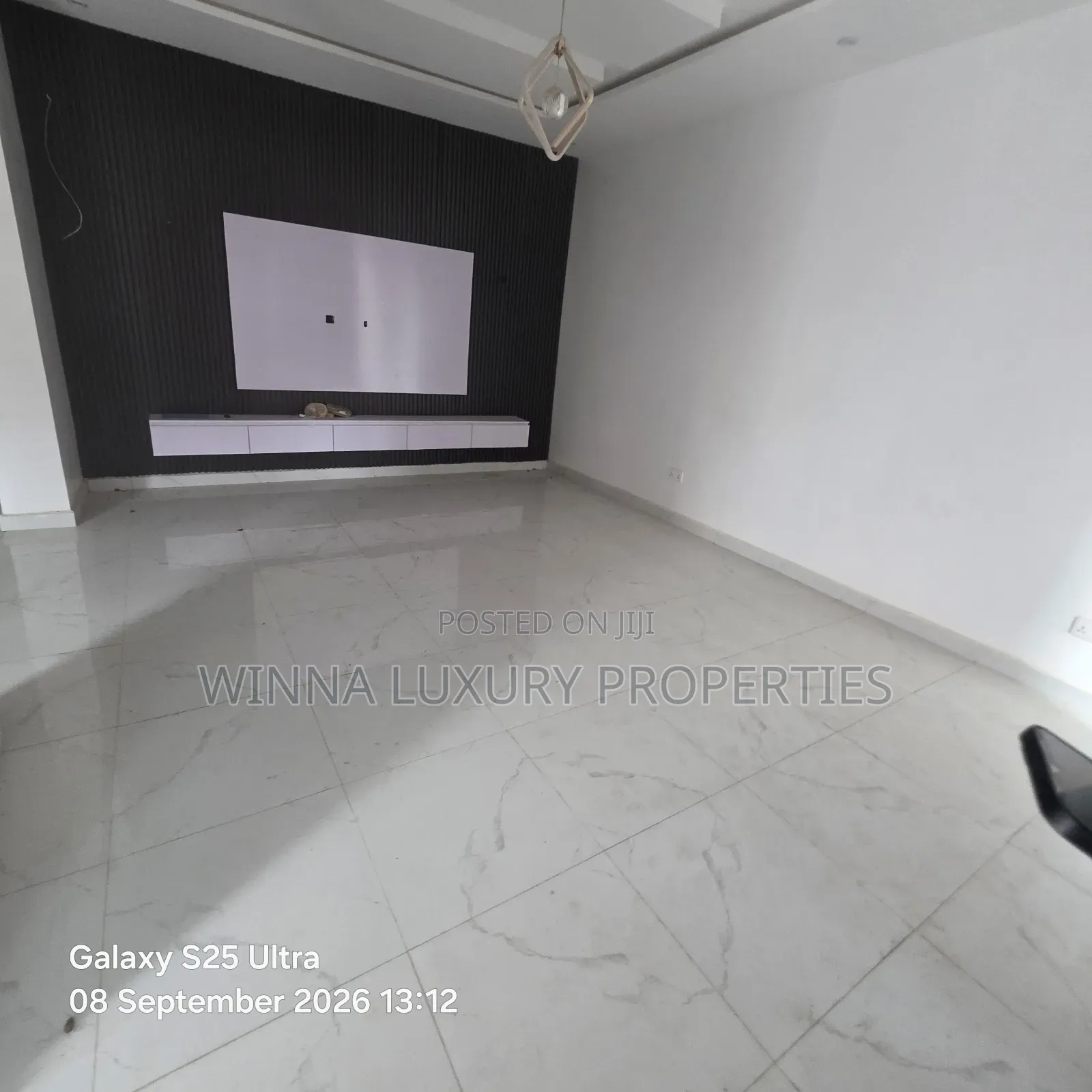 4bdrm Duplex in Mountain Top Estate, Lugbe District for rent