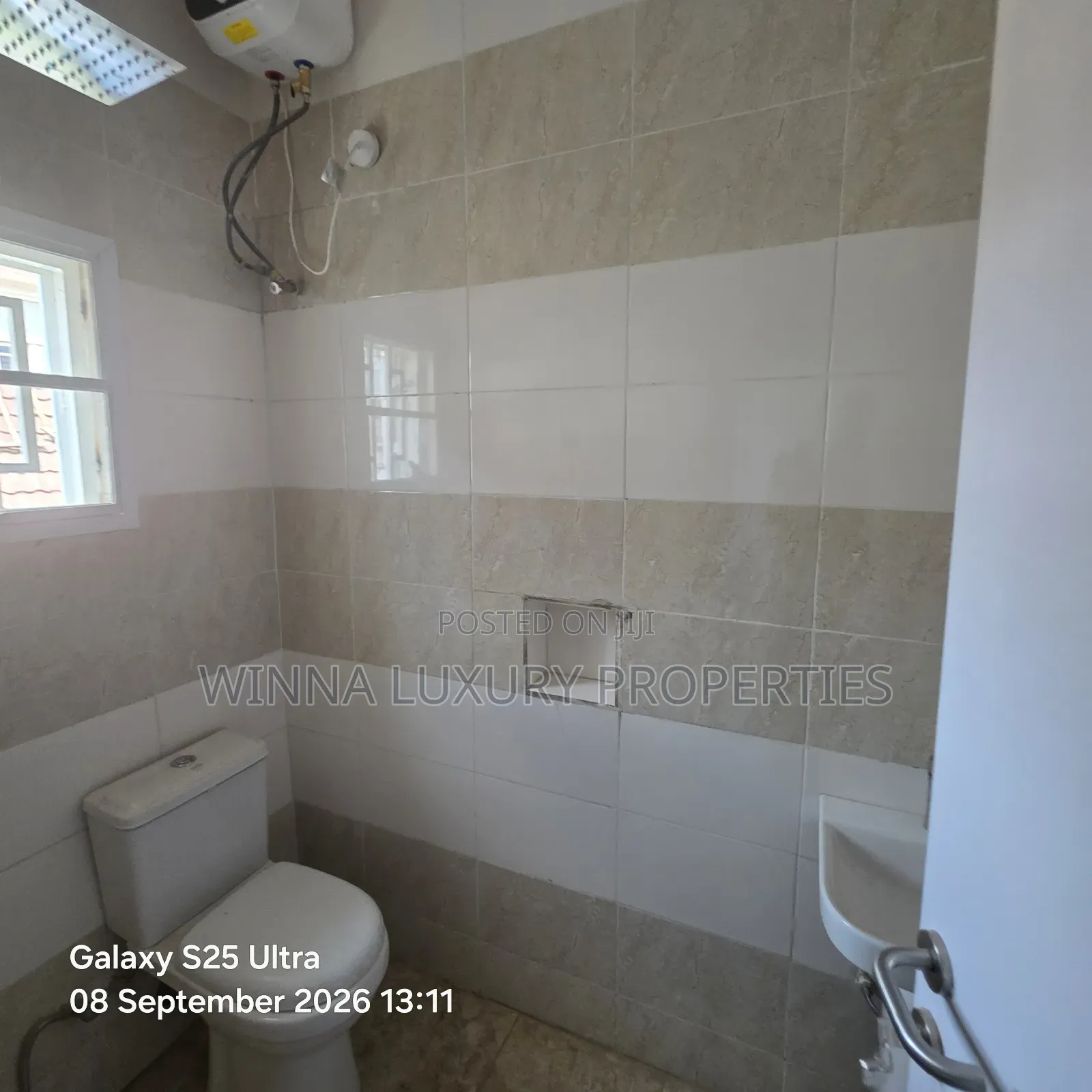 4bdrm Duplex in Mountain Top Estate, Lugbe District for rent