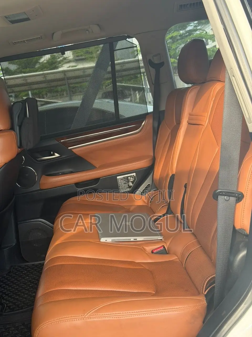 Lexus LX 570 AWD 2016 White
