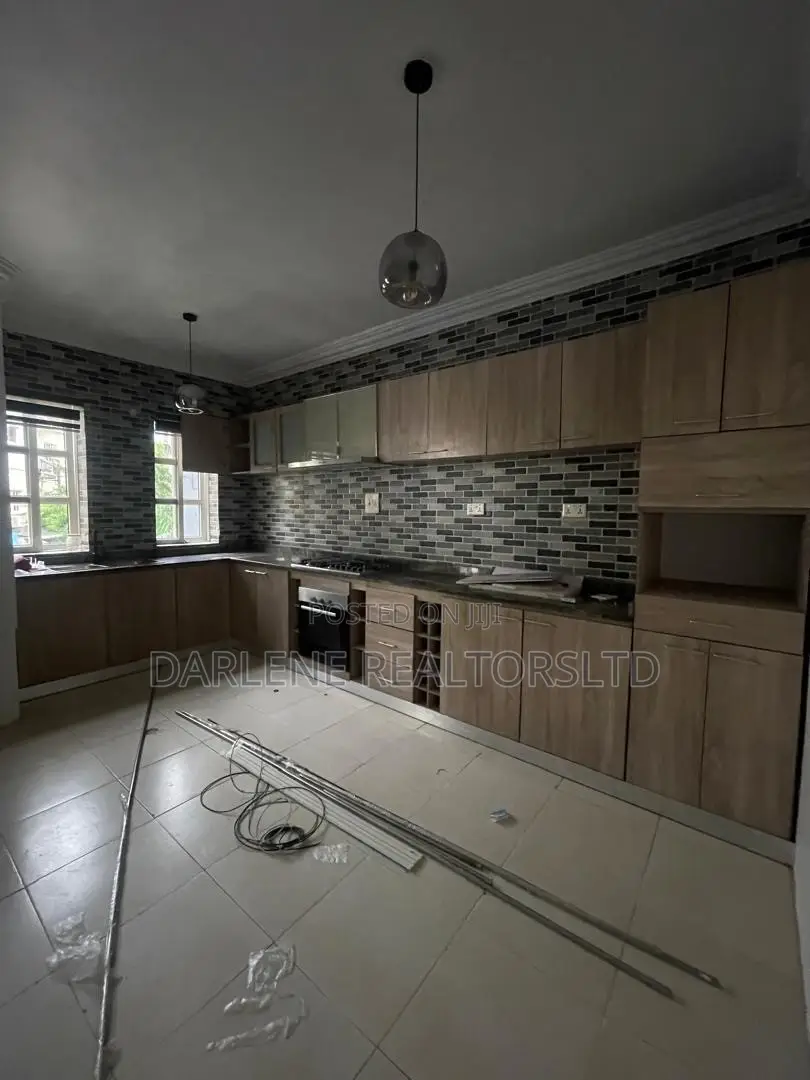 4bdrm House in Lekki County Homes for rent