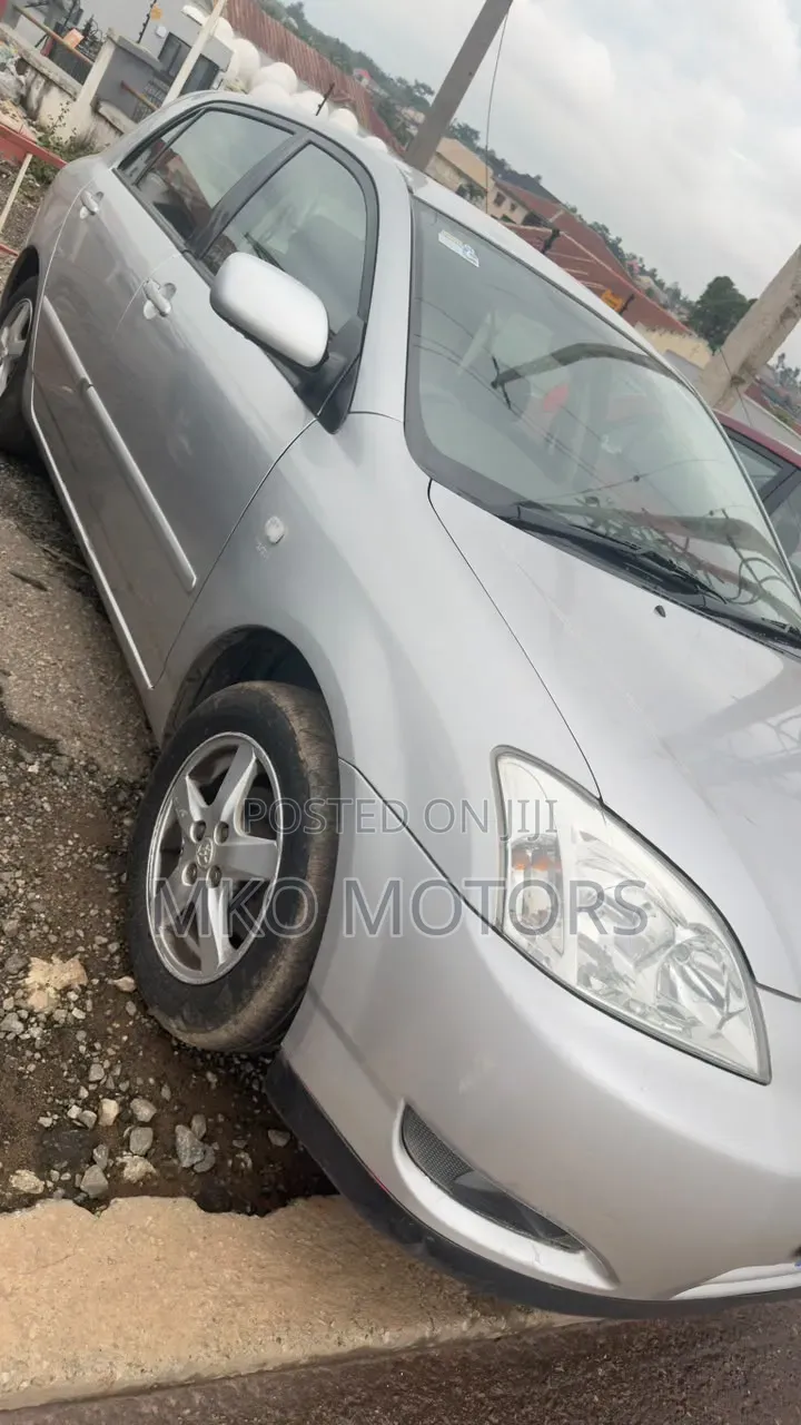 Toyota Corolla 2004 Silver