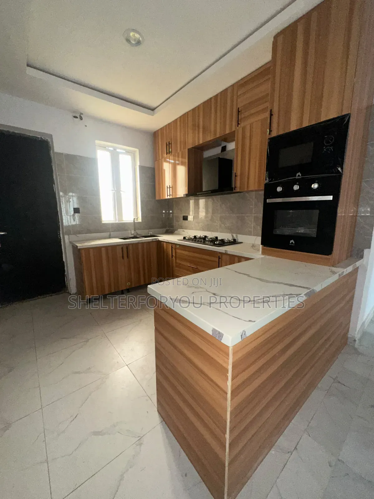 2bdrm Apartment in Lekki Phase 1 for sale
