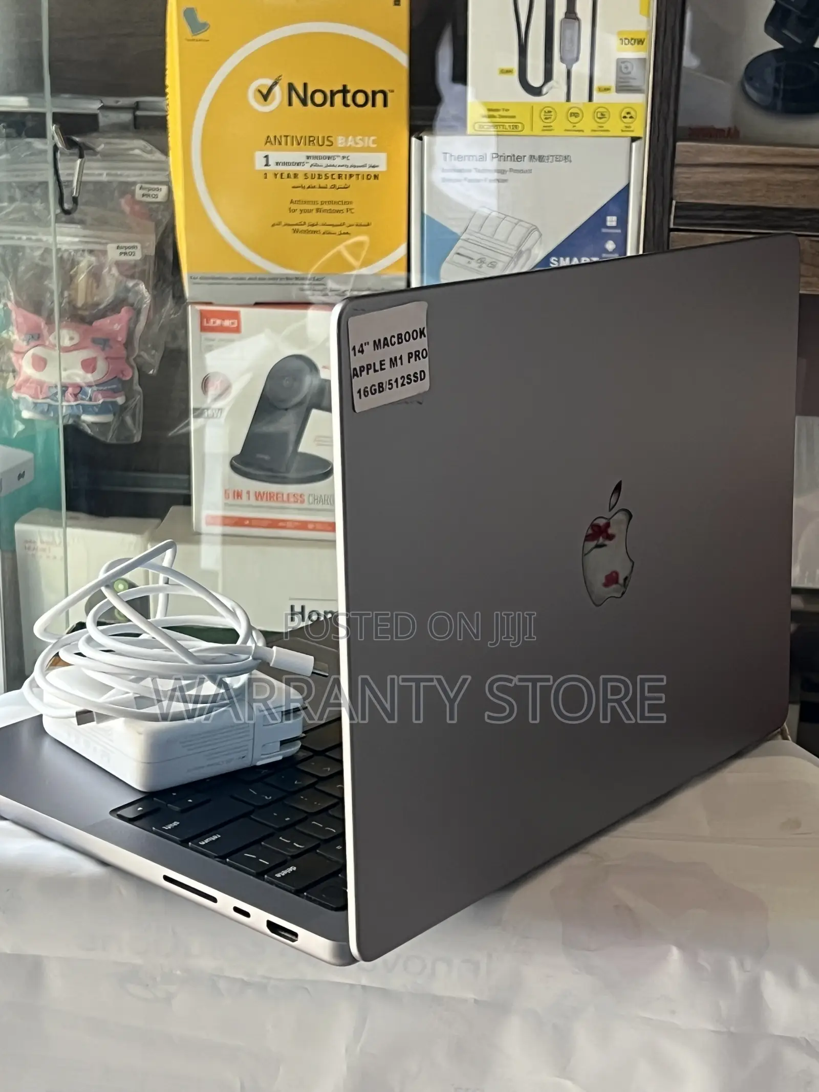 Laptop Apple MacBook Pro 2021 M1 16GB Apple M1 Pro SSD 512GB