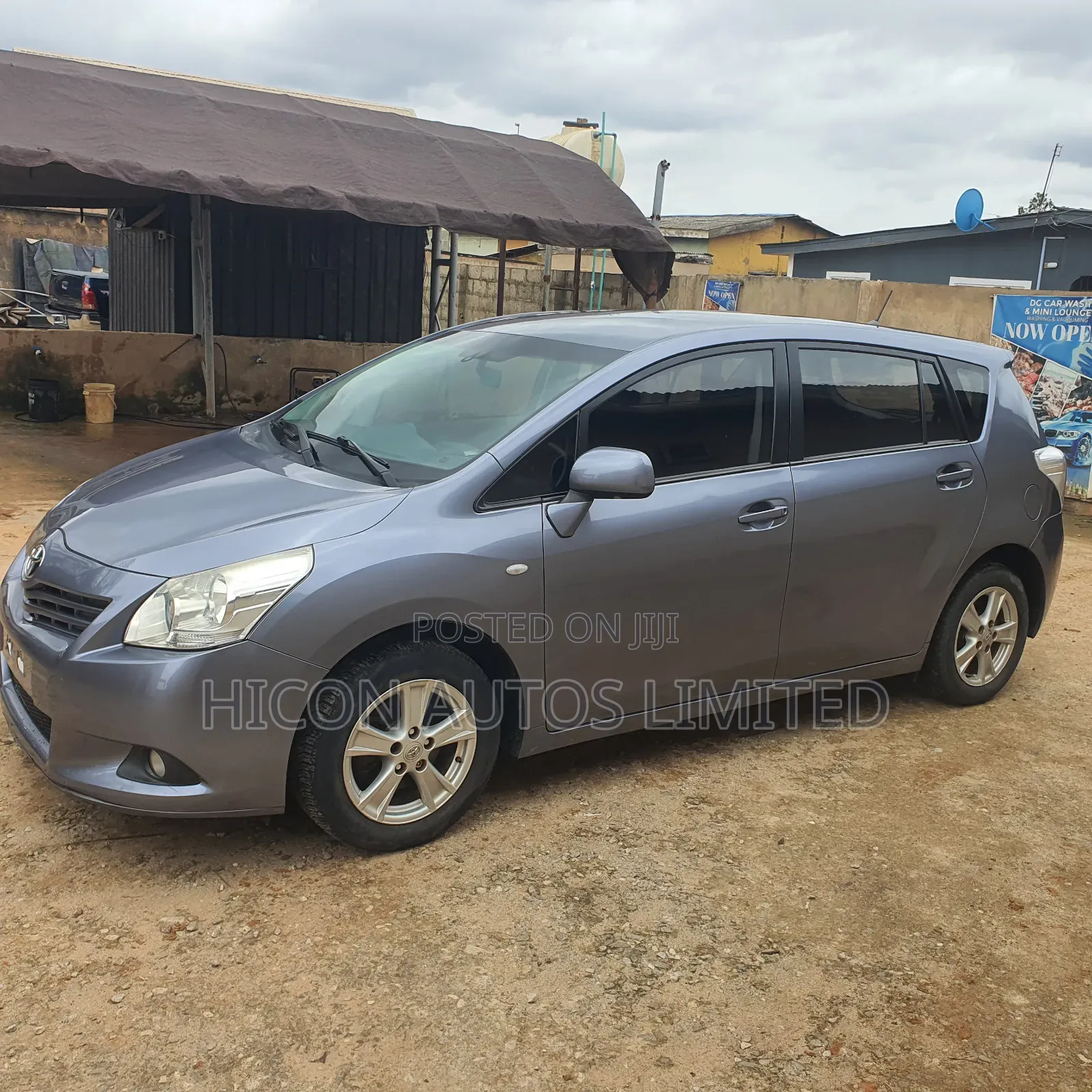 Toyota Verso 1.8 2009 Gray