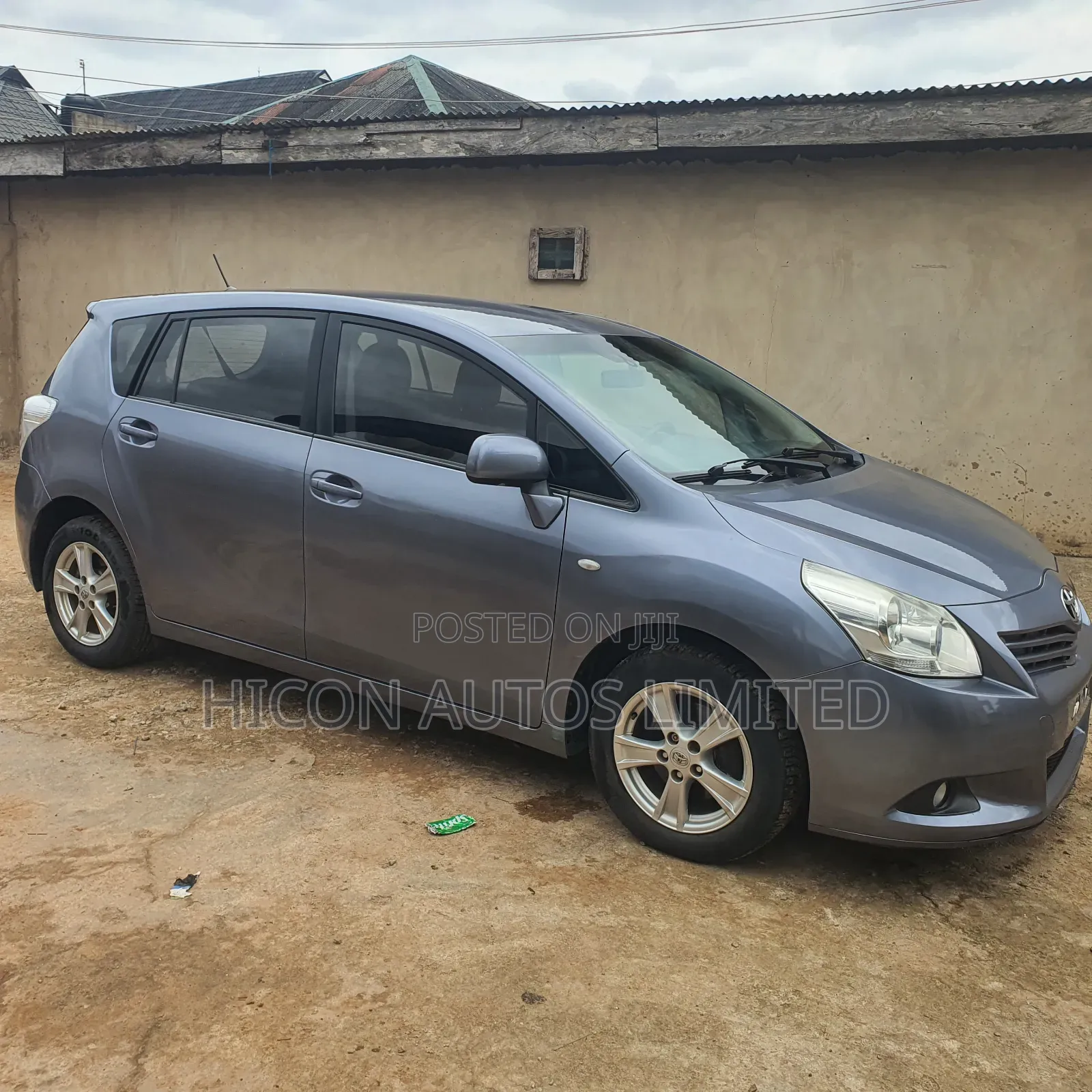 Toyota Verso 1.8 2009 Gray