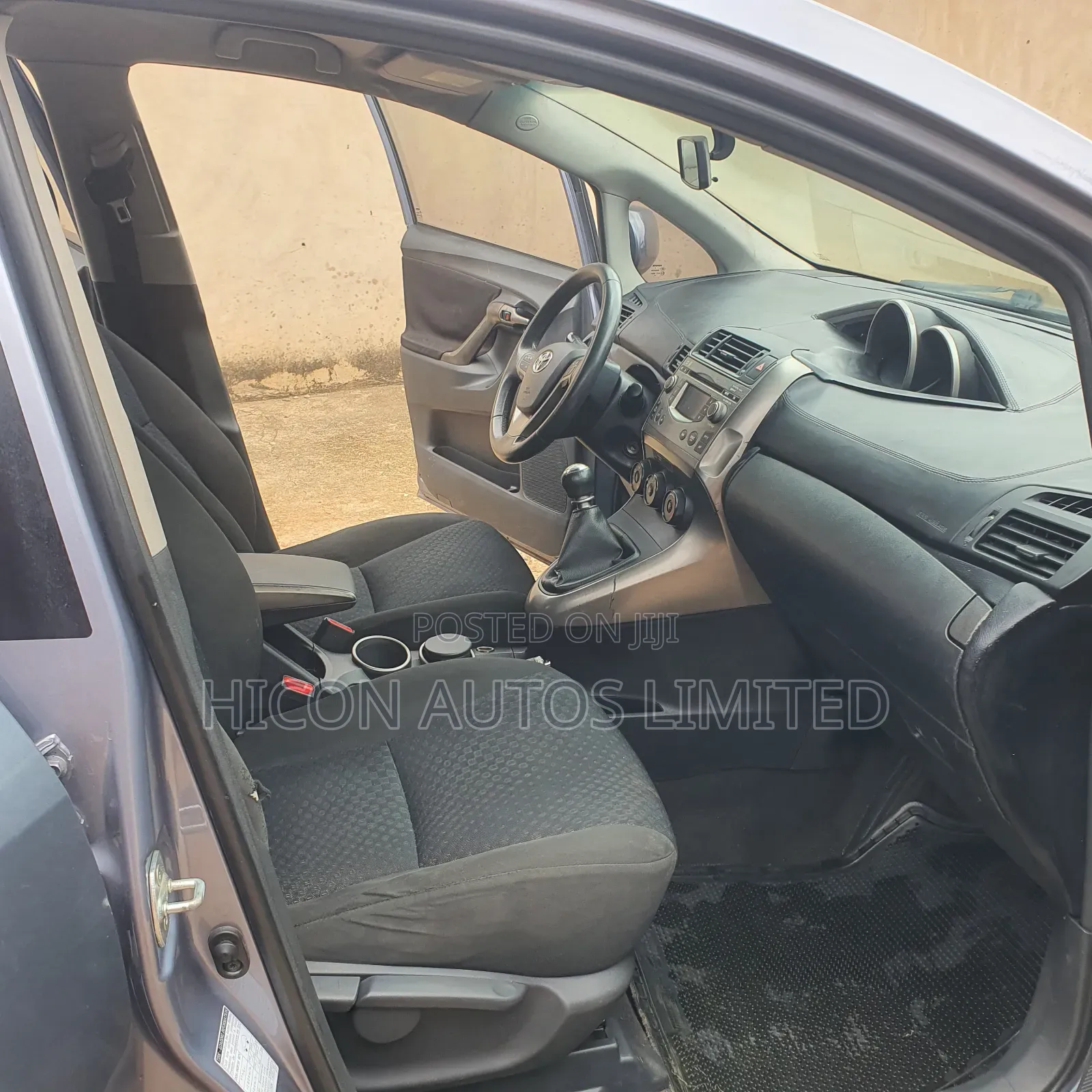 Toyota Verso 1.8 2009 Gray
