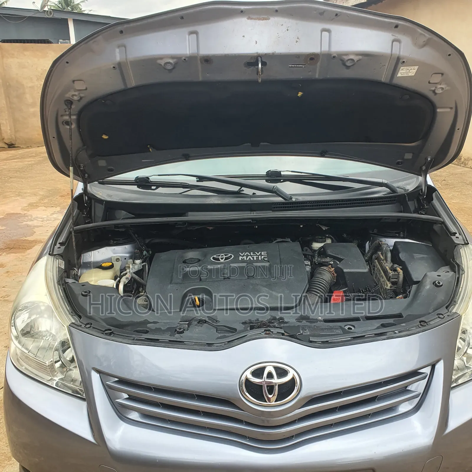 Toyota Verso 1.8 2009 Gray
