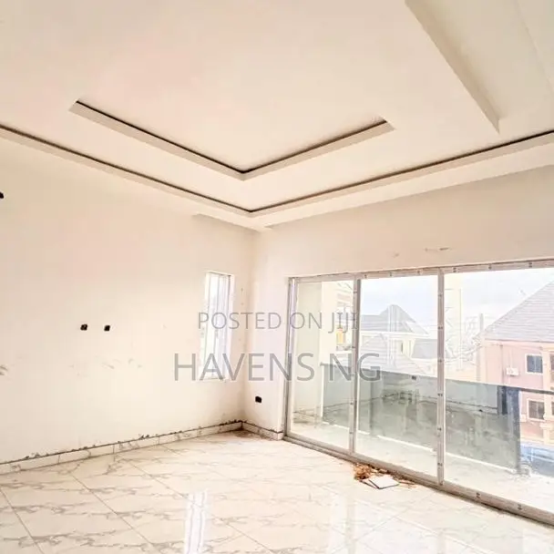 4bdrm Duplex in Akobo for sale