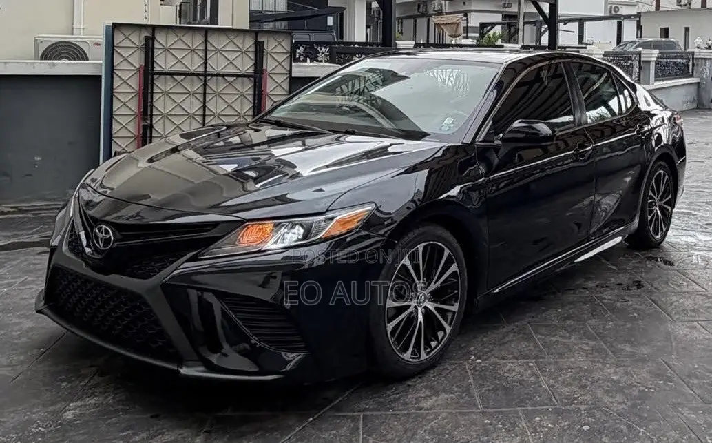 Toyota Camry SE FWD 2020 Black