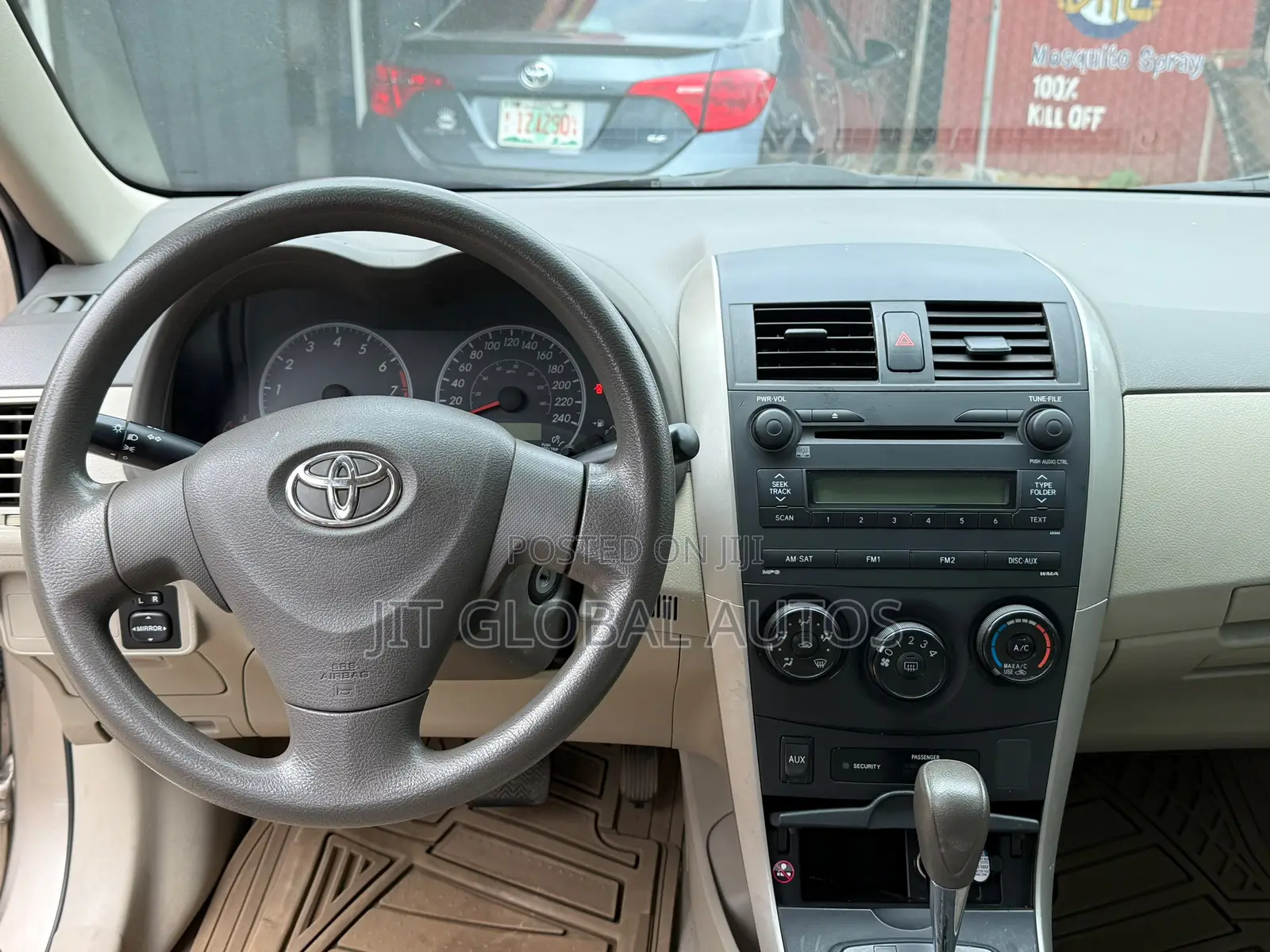 Toyota Corolla LE 4dr Sedan (1.8L 4cyl 4A) 2010 Gold