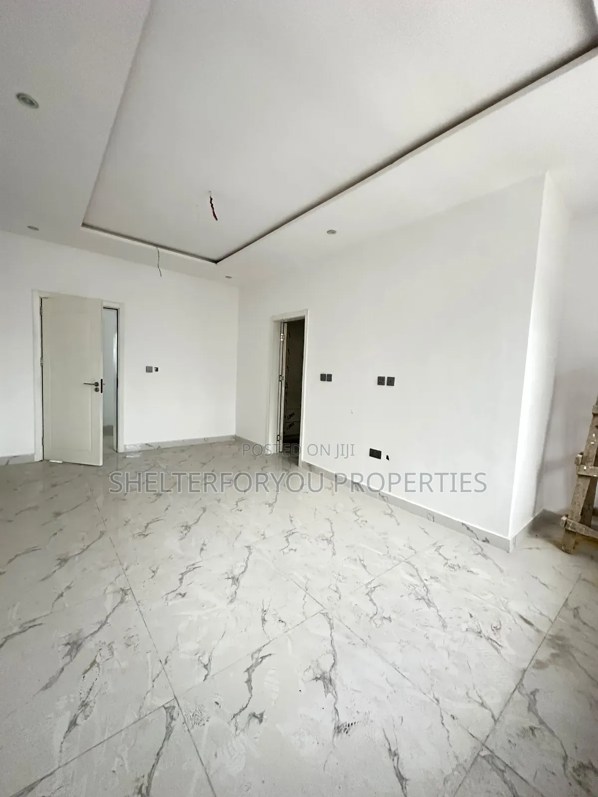 3bdrm Apartment in Lekki Phase 1 for sale