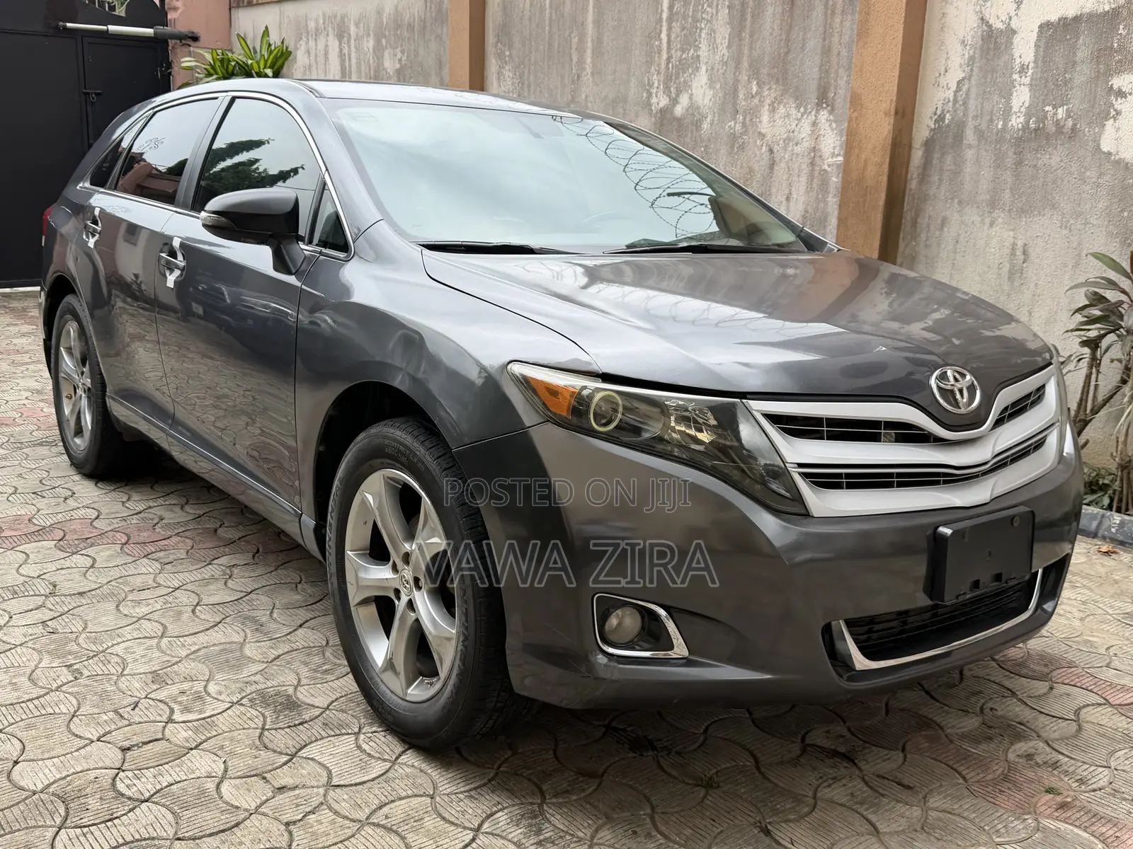 Toyota Venza AWD 2010 Gray