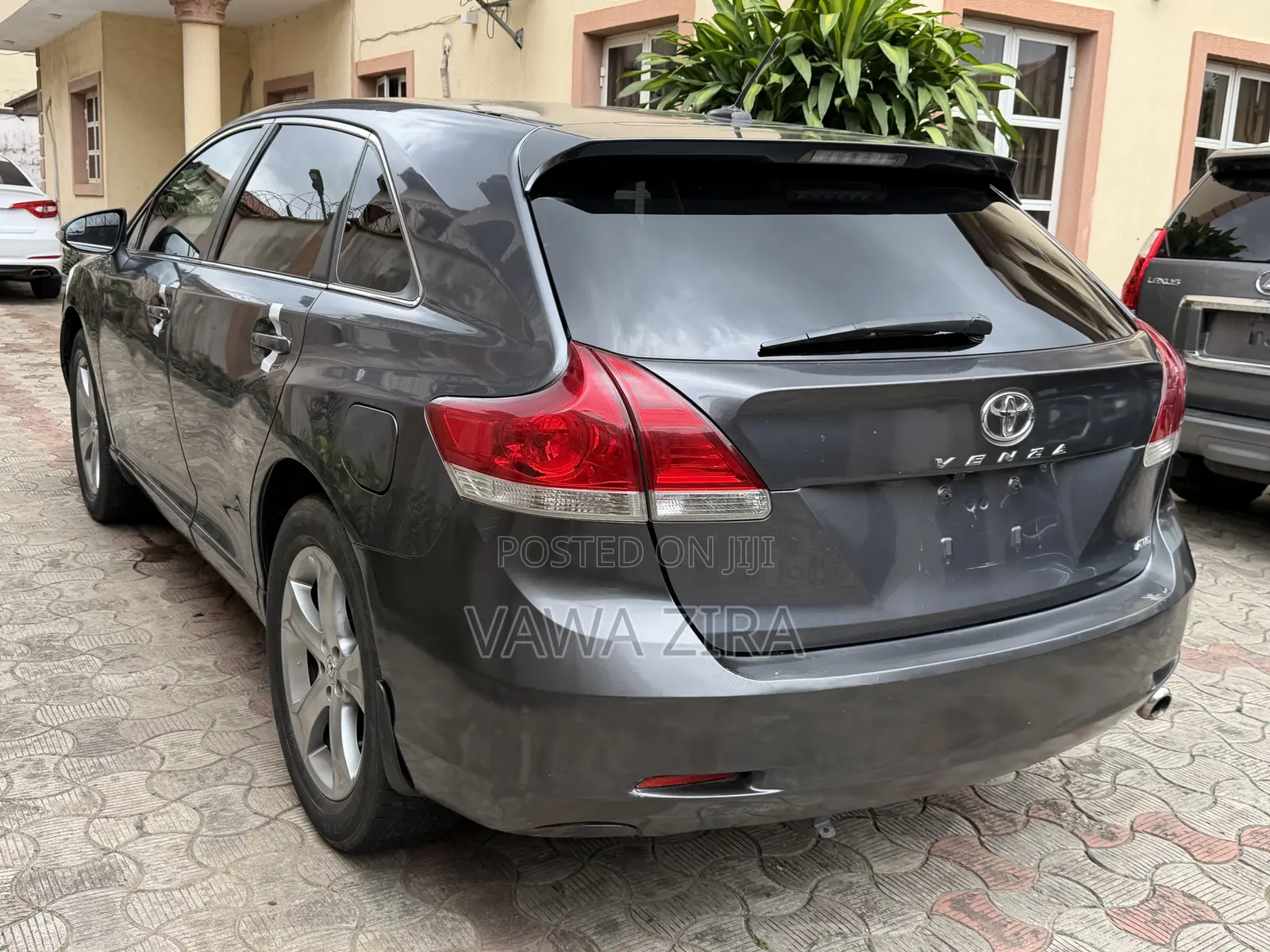 Toyota Venza AWD 2010 Gray
