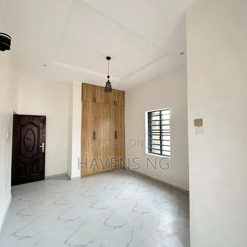 4bdrm Duplex in Akobo for sale