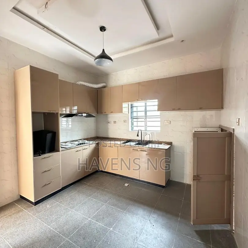 4bdrm Duplex in Akobo for sale
