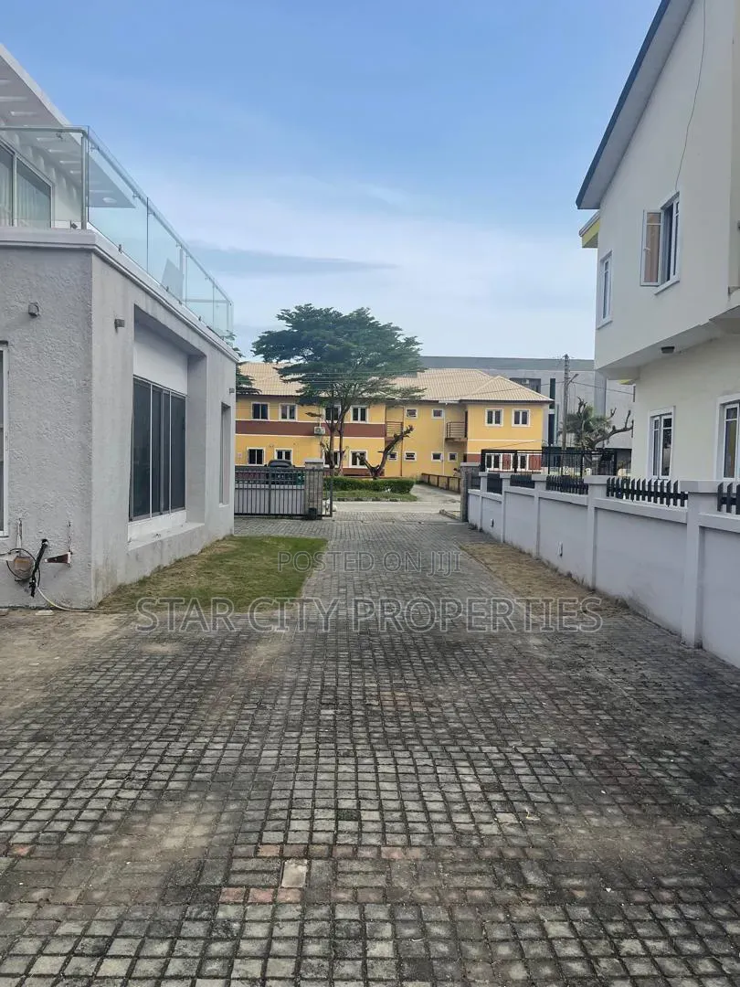 4bdrm Duplex in Lekki Epe Expressway for sale