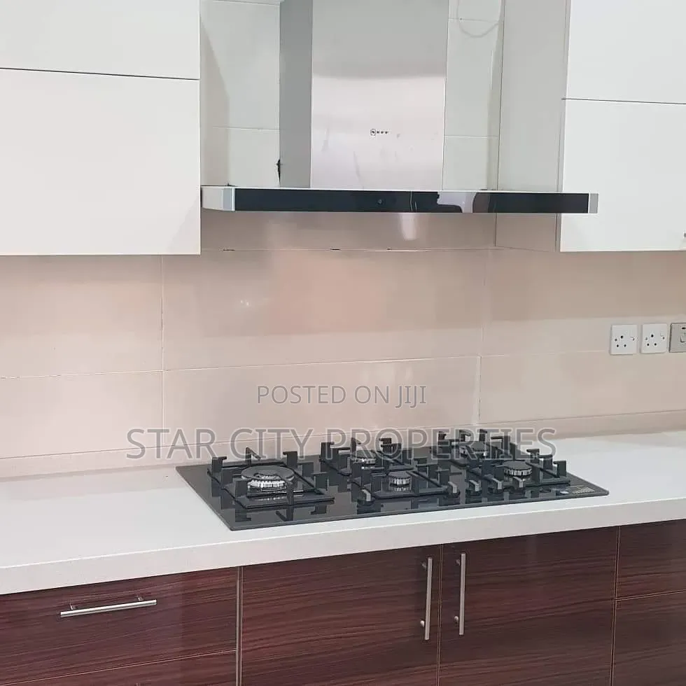5bdrm Duplex in Ikeja Gra for sale