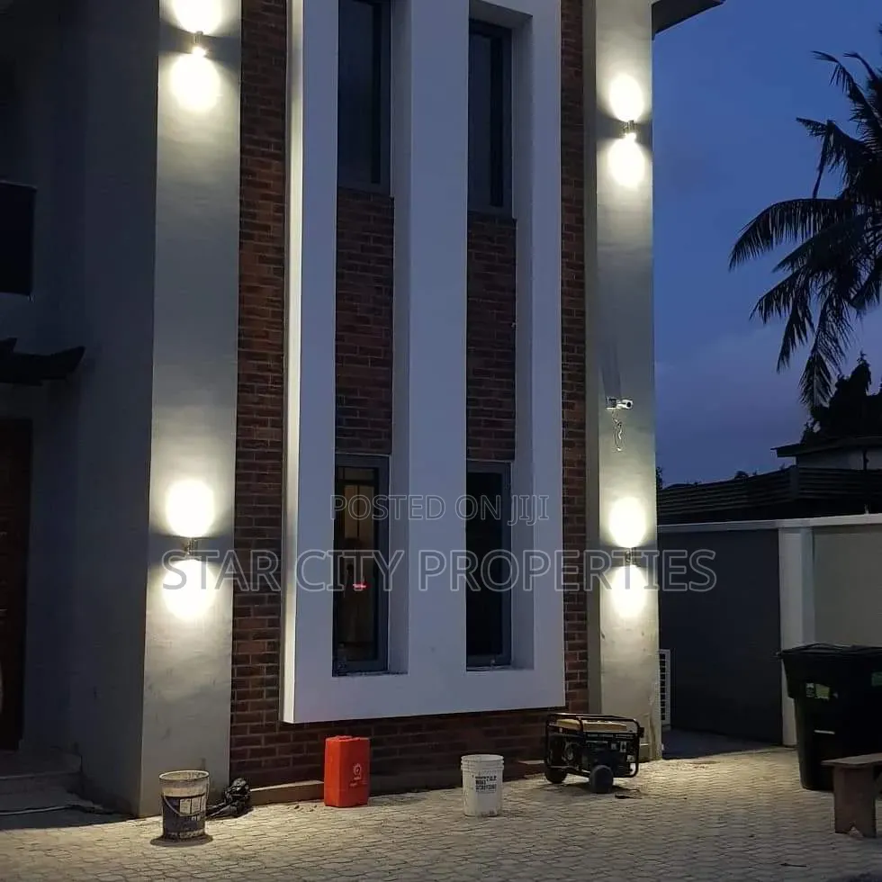 5bdrm Duplex in Ikeja Gra for sale