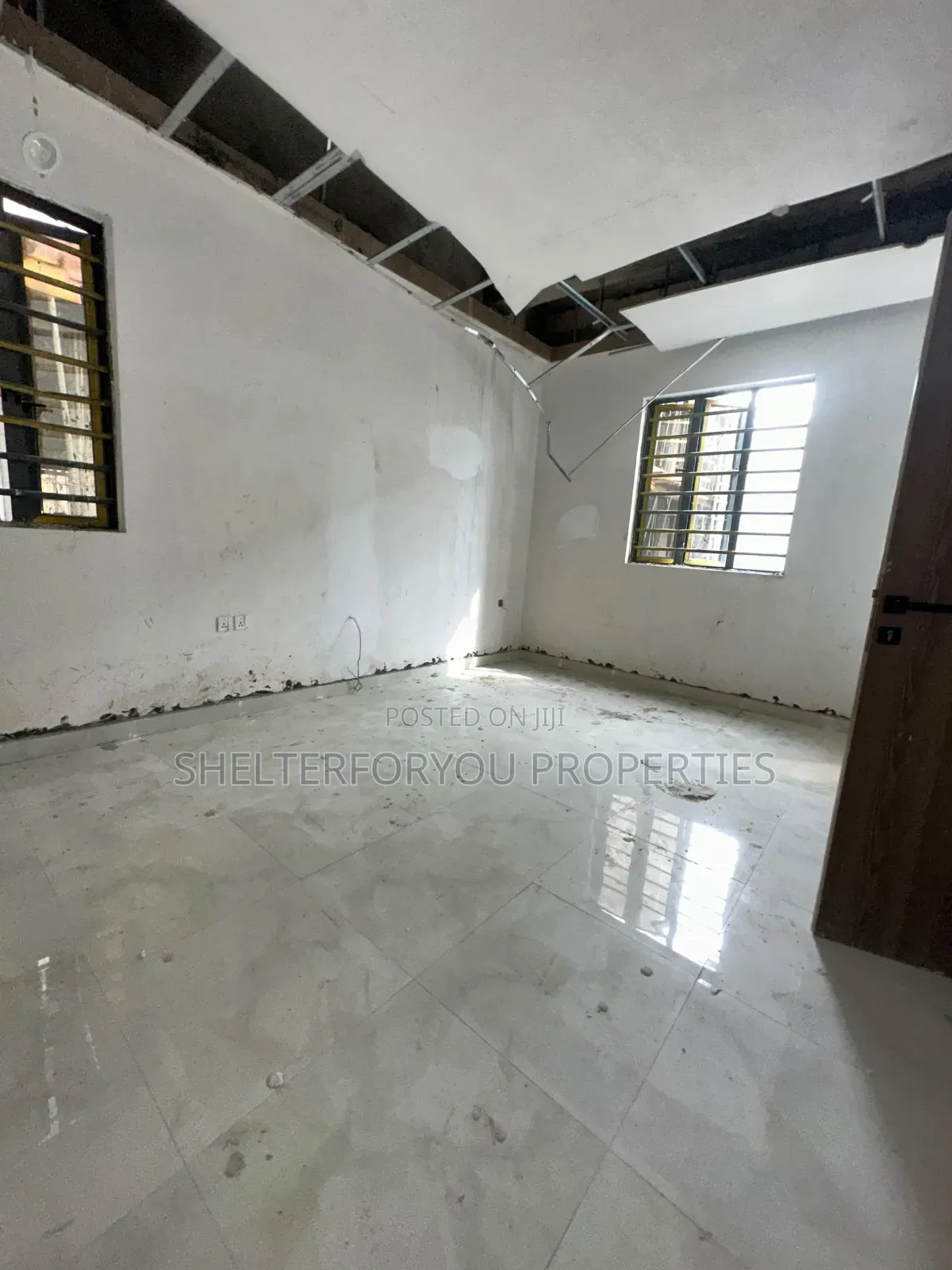 3bdrm House in Lekki Phase 1 for sale