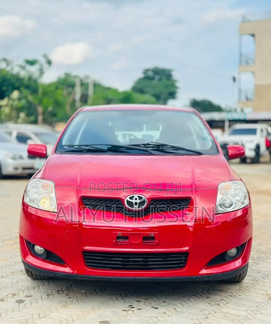 Toyota Auris 2007 Red