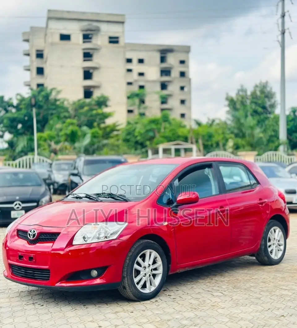 Toyota Auris 2007 Red