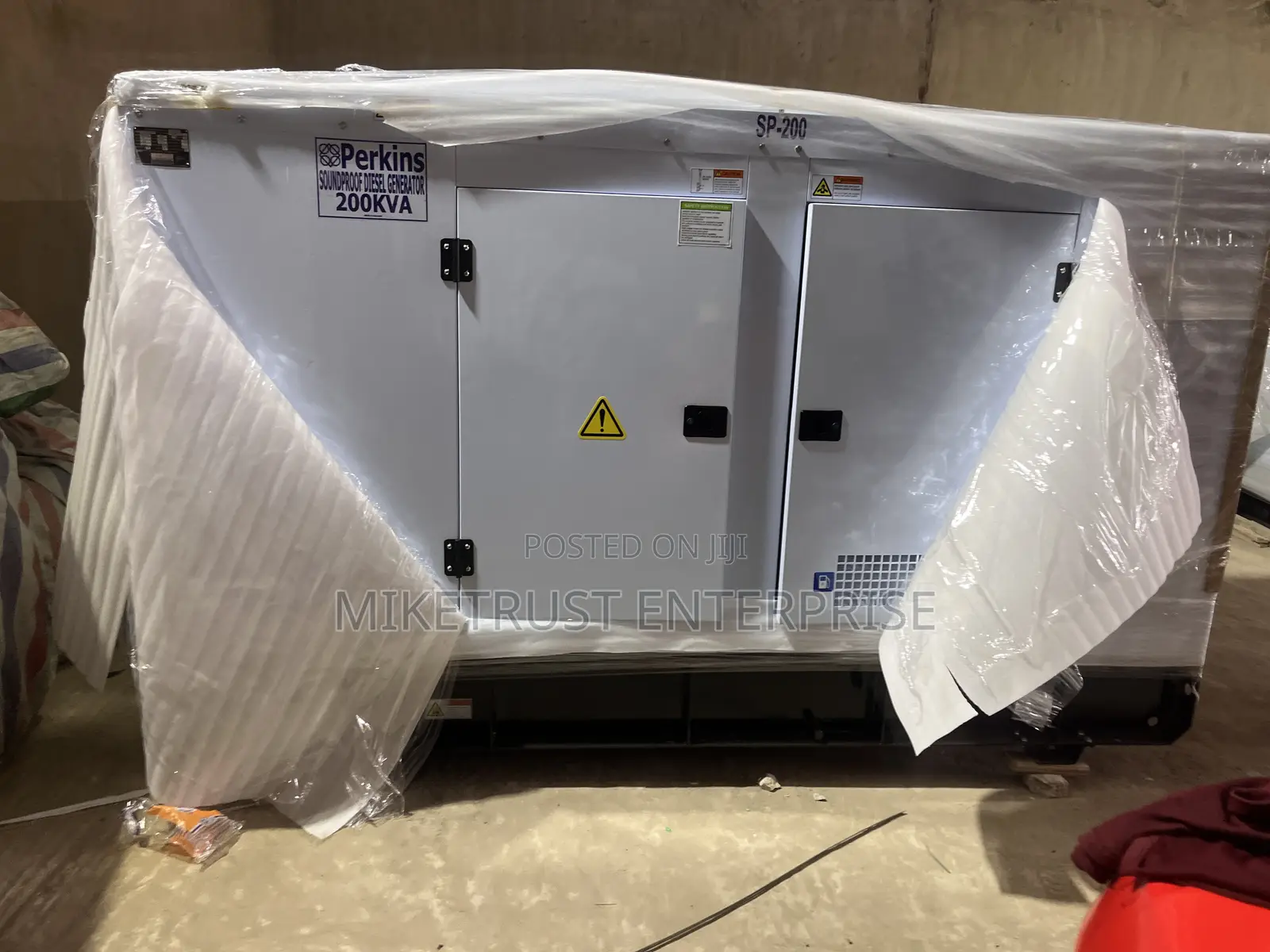 Perkins Pure Copper Coil 200kva Diesel Soundproof Generator