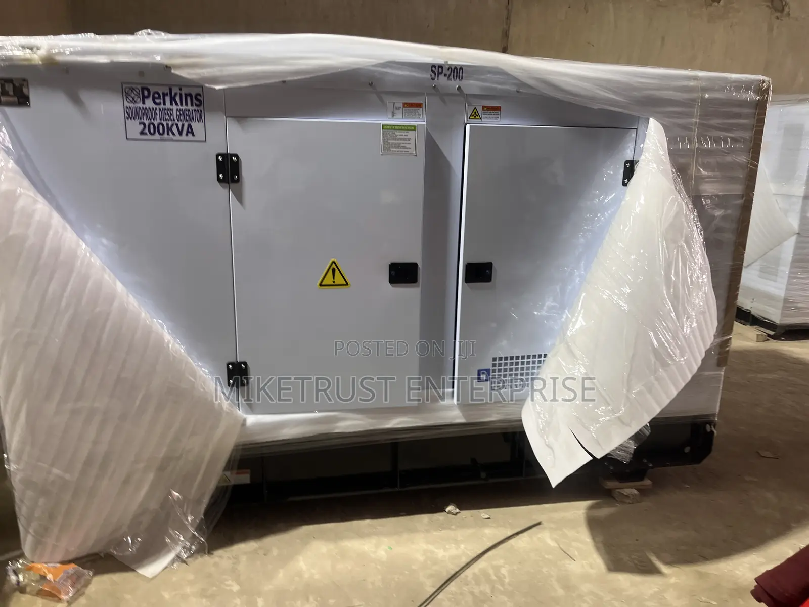 Perkins Pure Copper Coil 200kva Diesel Soundproof Generator