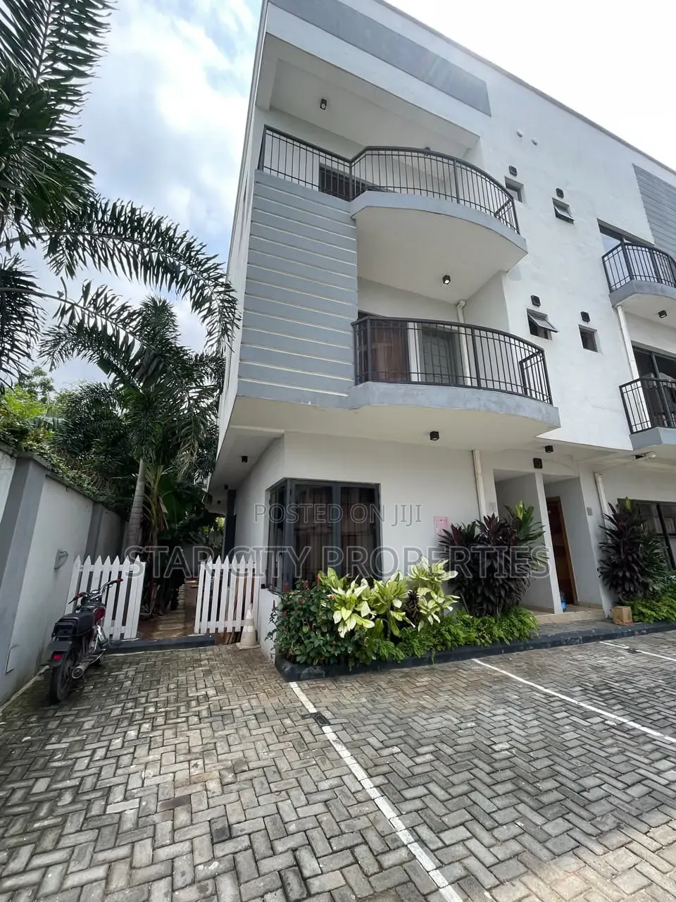 4bdrm Townhouse / Terrace in Ikeja Lagos for rent