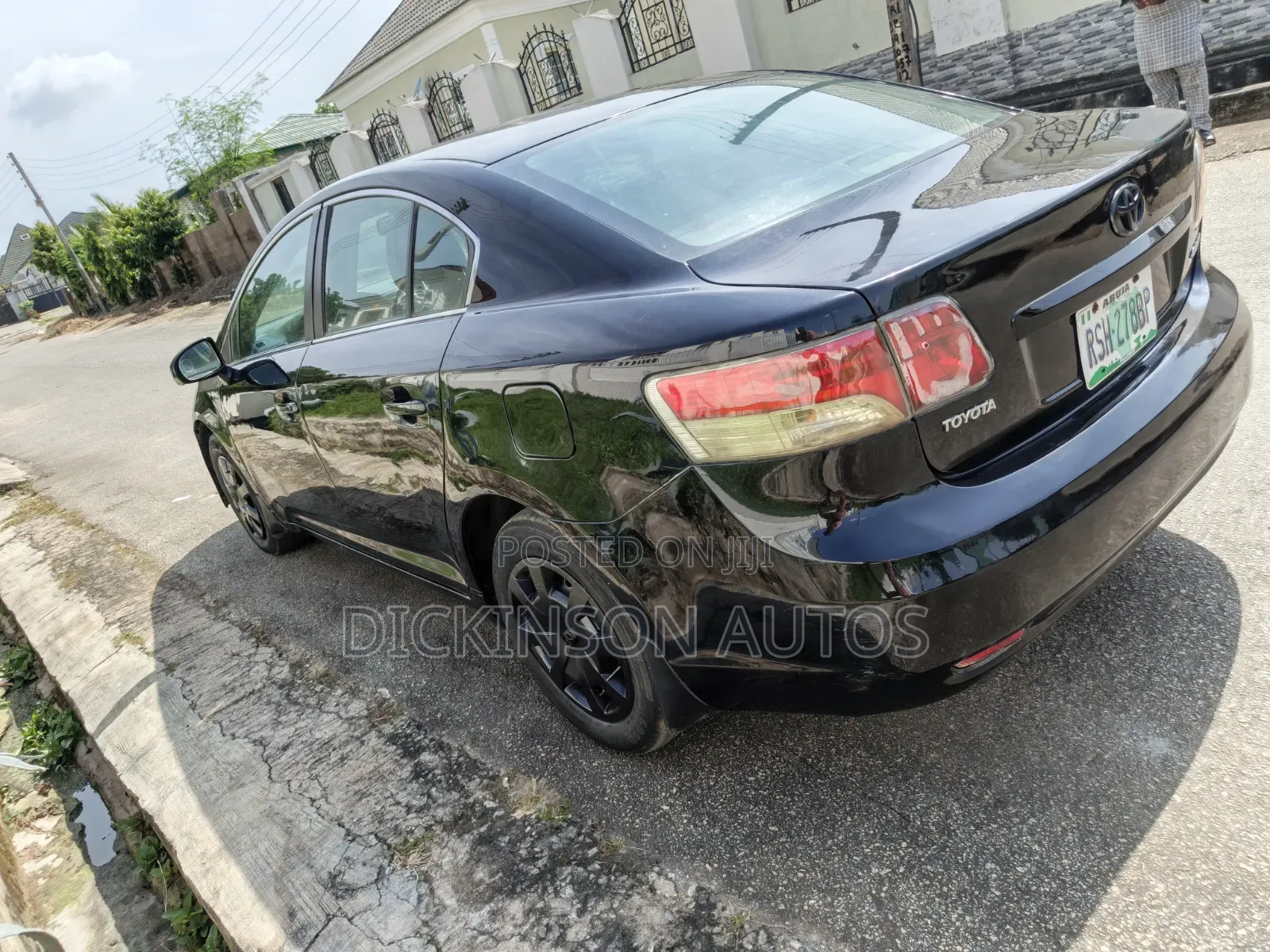 Toyota Avensis 2013 Black