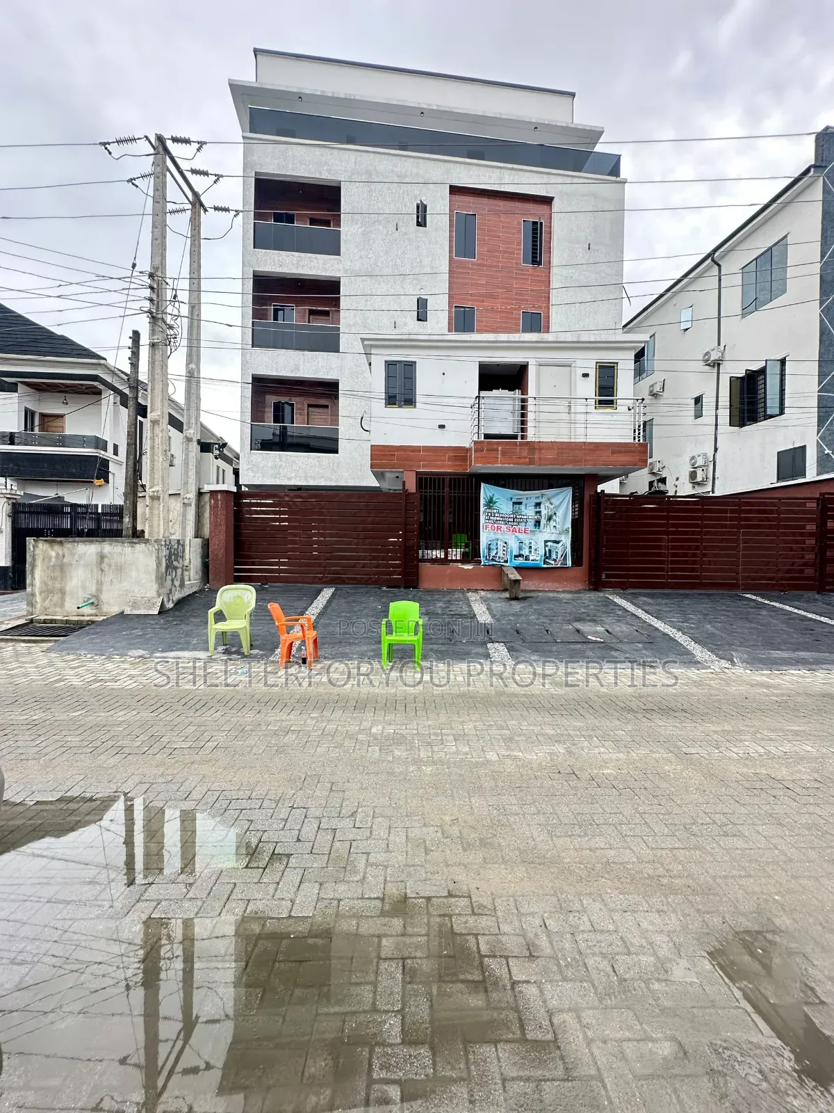 3bdrm Apartment in Lekki Phase 1 for sale