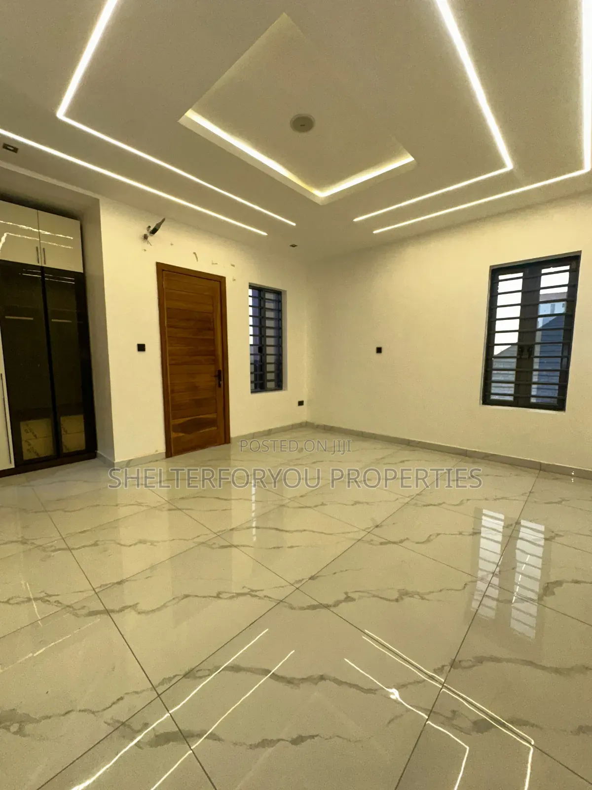 3bdrm Apartment in Lekki Phase 1 for sale