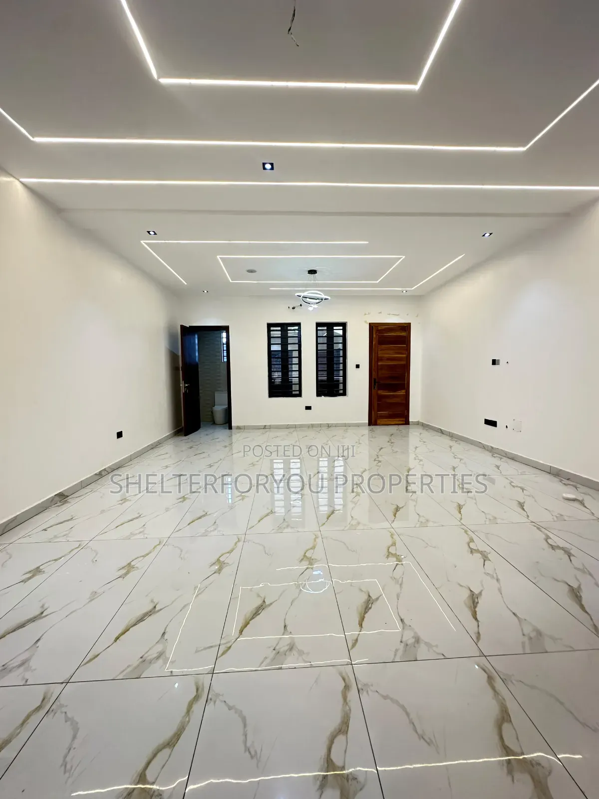 3bdrm Apartment in Lekki Phase 1 for sale