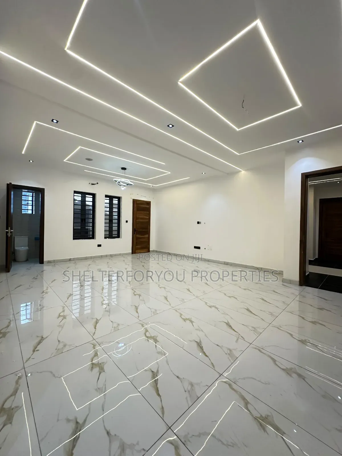 3bdrm Apartment in Lekki Phase 1 for sale
