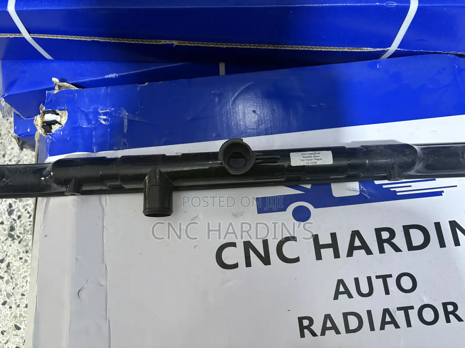 Brand New Radiator Plastic Top Tank for Nissan Rogu