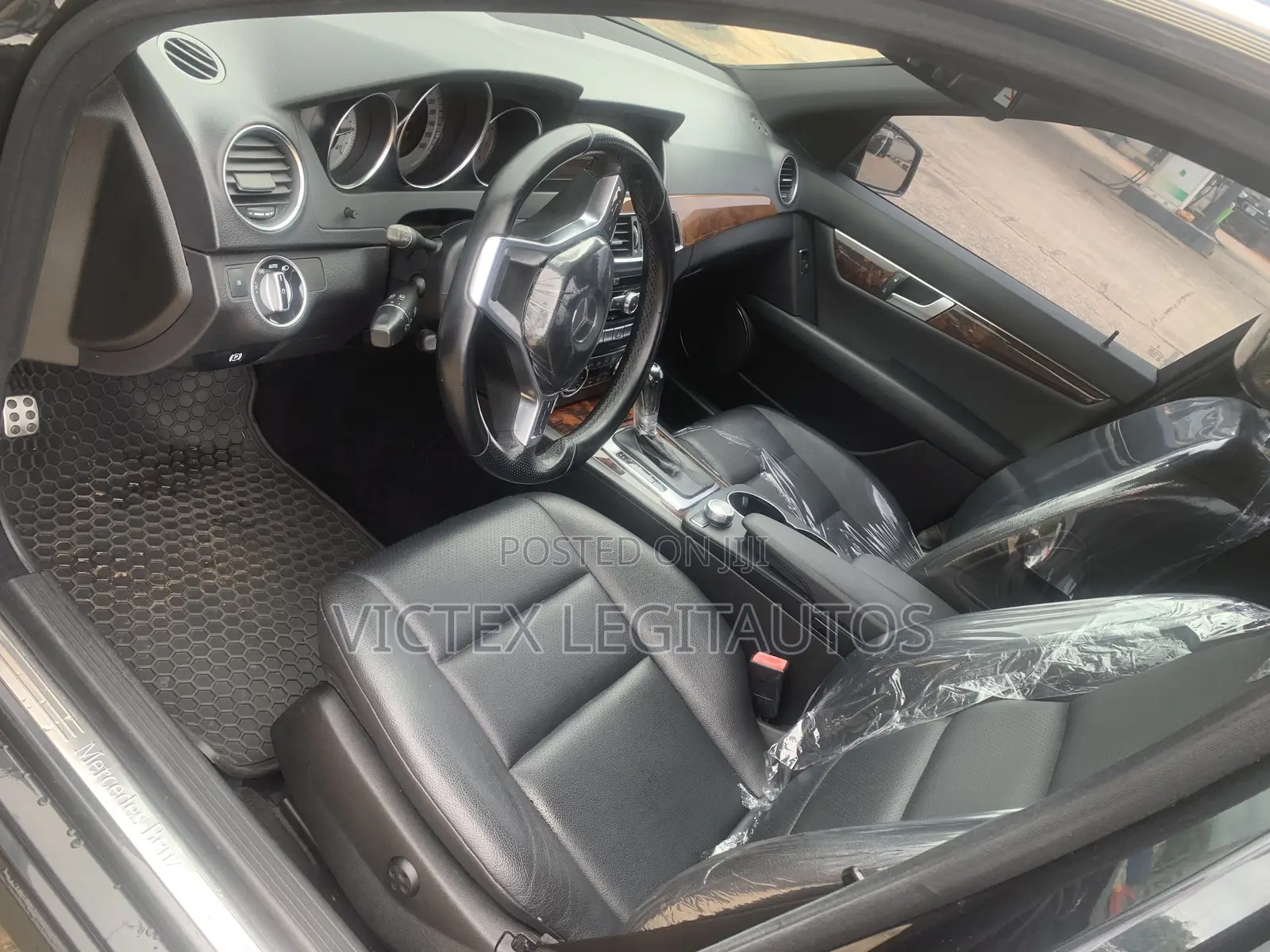 Mercedes-Benz C300 Sport 4Matic Sedan AWD (3.0L 6cyl 7A) 2012 Gray
