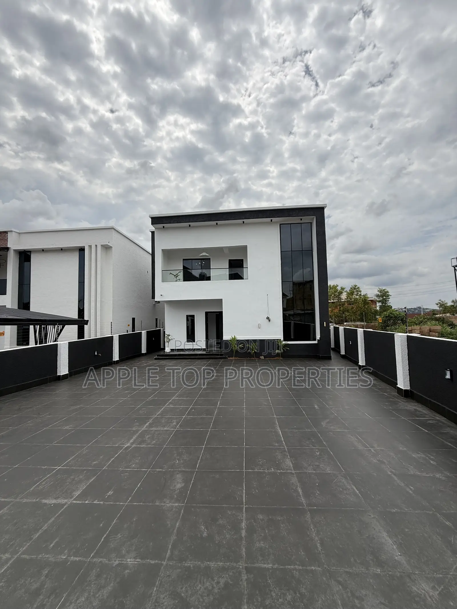 5bdrm Duplex in Centenary City, Enugu for sale