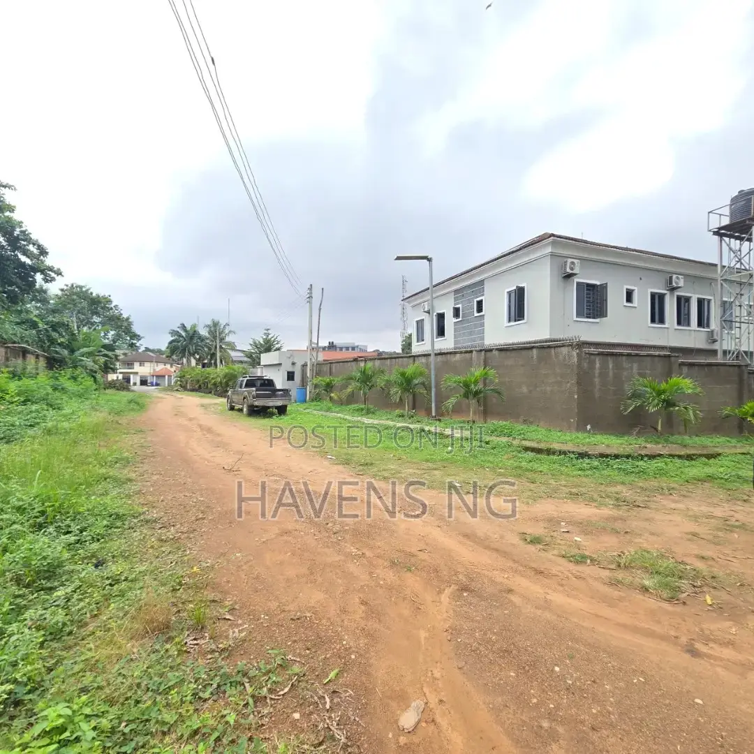 7bdrm Duplex in Agodi for sale