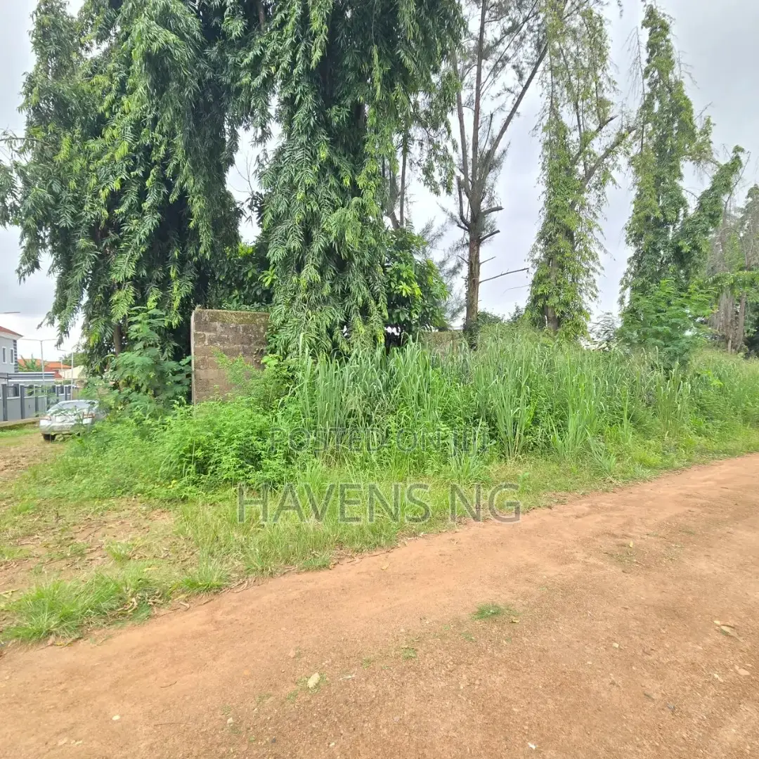 7bdrm Duplex in Agodi for sale